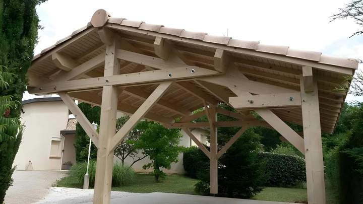 Installation charpente bois robuste Mercuès